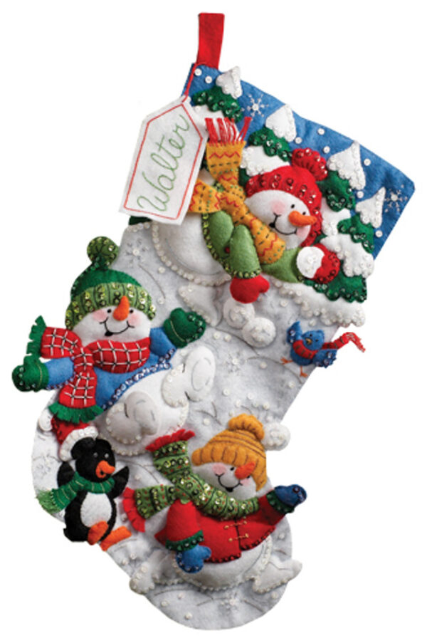 Kit De Calcetín De Fieltro Bucilla – Diseño 'Jugando En La Nieve' Con Lentejuelas Y Cuentas, Tamaño 45,7 Cm (Hecho En EE.UU.)